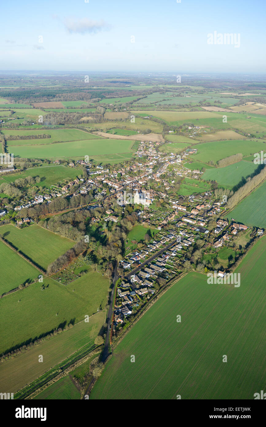 Una veduta aerea del Kent orientale villaggio di Elham e la campagna circostante Foto Stock