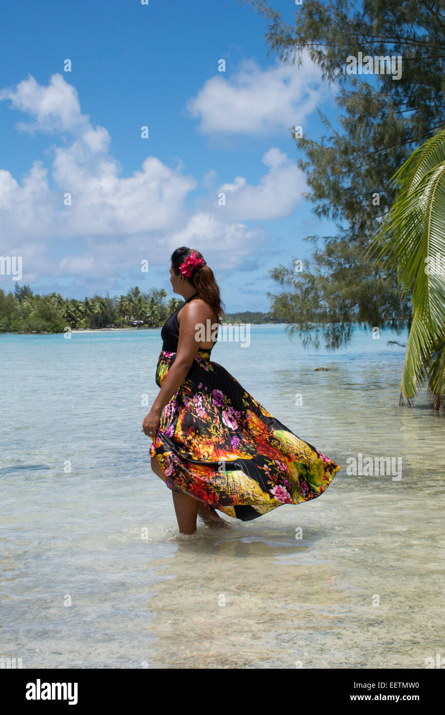 Polinesia francese Isole della Società, Isole Sottovento, Bora Bora. Piccola isola privata, aka motu, l'isola di Haapiti. Foto Stock