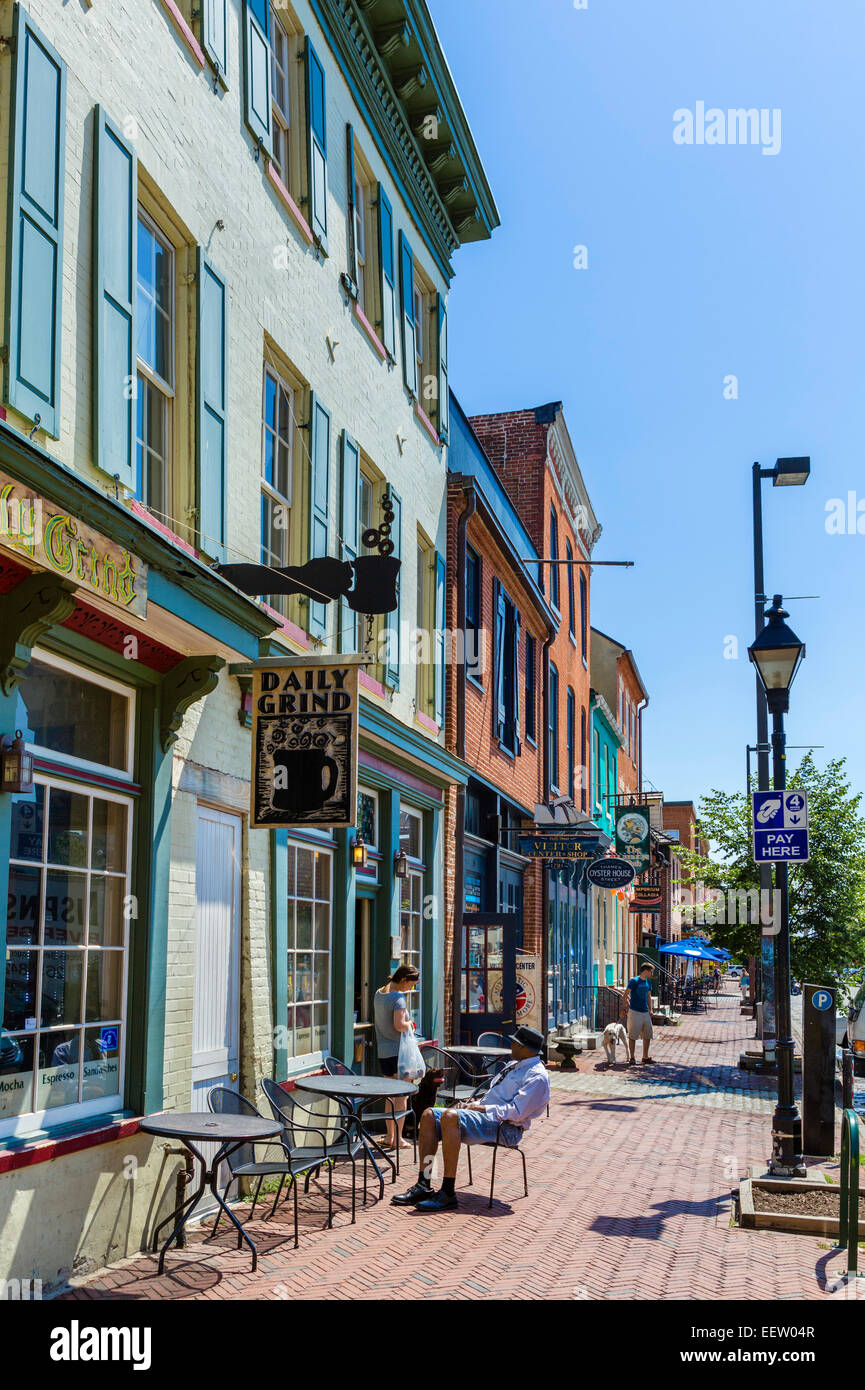 Negozi, bar e ristoranti su Thames Street nel centro storico è diminuito del punto distretto, Baltimore, Maryland, Stati Uniti d'America Foto Stock