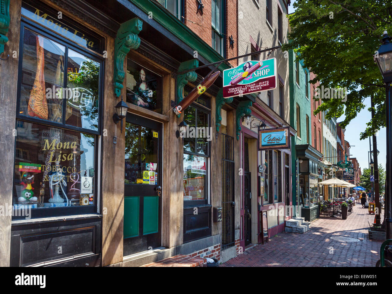 Negozi, bar e ristoranti su Thames Street nel centro storico è diminuito del punto distretto, Baltimore, Maryland, Stati Uniti d'America Foto Stock