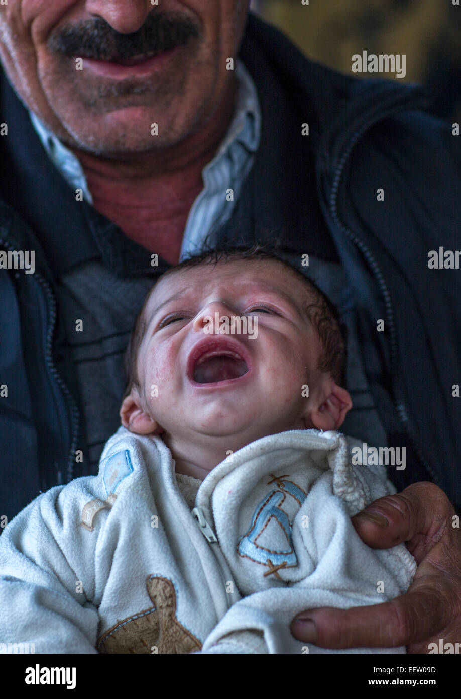 Yezedi Baby sfollati Rifugiati da Sinjar, Duhok, Kurdistan, Iraq Foto Stock