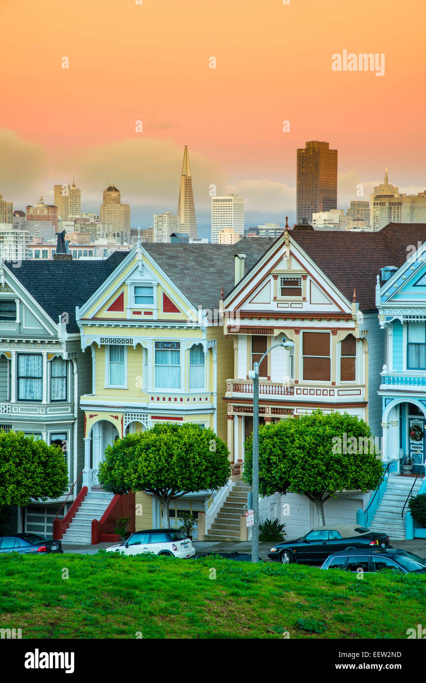 Painted Ladies case vittoriane in Alamo Square, San Francisco, California, Stati Uniti d'America Foto Stock