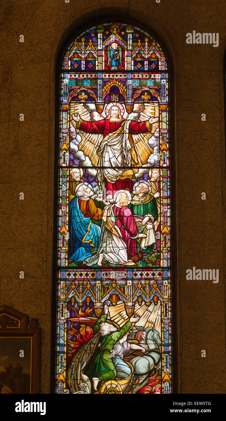 Egli è risorto: vetrata da San Rocco Quebec. Un dettagliato racconto delle vetrate colorate da questa vecchia Quebec Roman Foto Stock