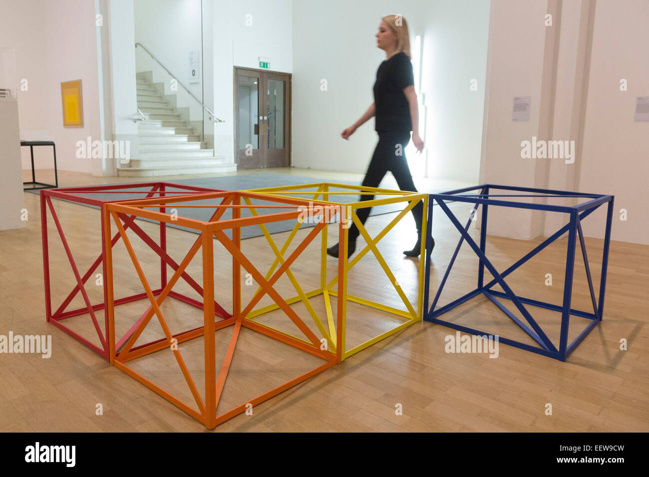 Illustrazione "Chaaryaar' 1968 da Rasheed Araeen. La Whitechapel Gallery presenta la mostra le avventure del quadrato nero, tracciando un secolo di arte astratta dal 1915 a oggi. Foto Stock