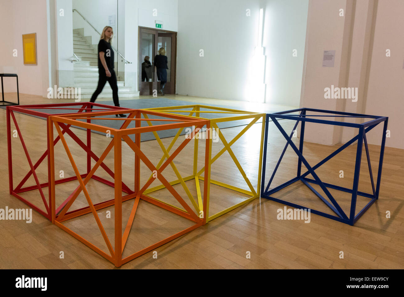 Illustrazione "Chaaryaar' 1968 da Rasheed Araeen. La Whitechapel Gallery presenta la mostra le avventure del quadrato nero, tracciando un secolo di arte astratta dal 1915 a oggi. Foto Stock