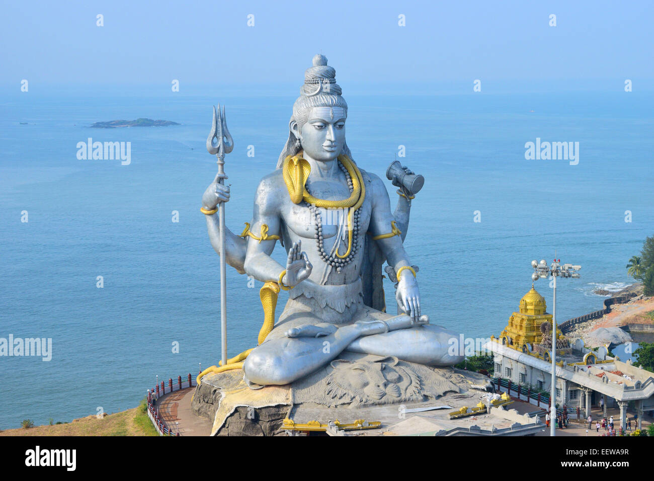 Statua di Shiva al tempio Murudeshwar India , più alto Siva scultura Foto Stock