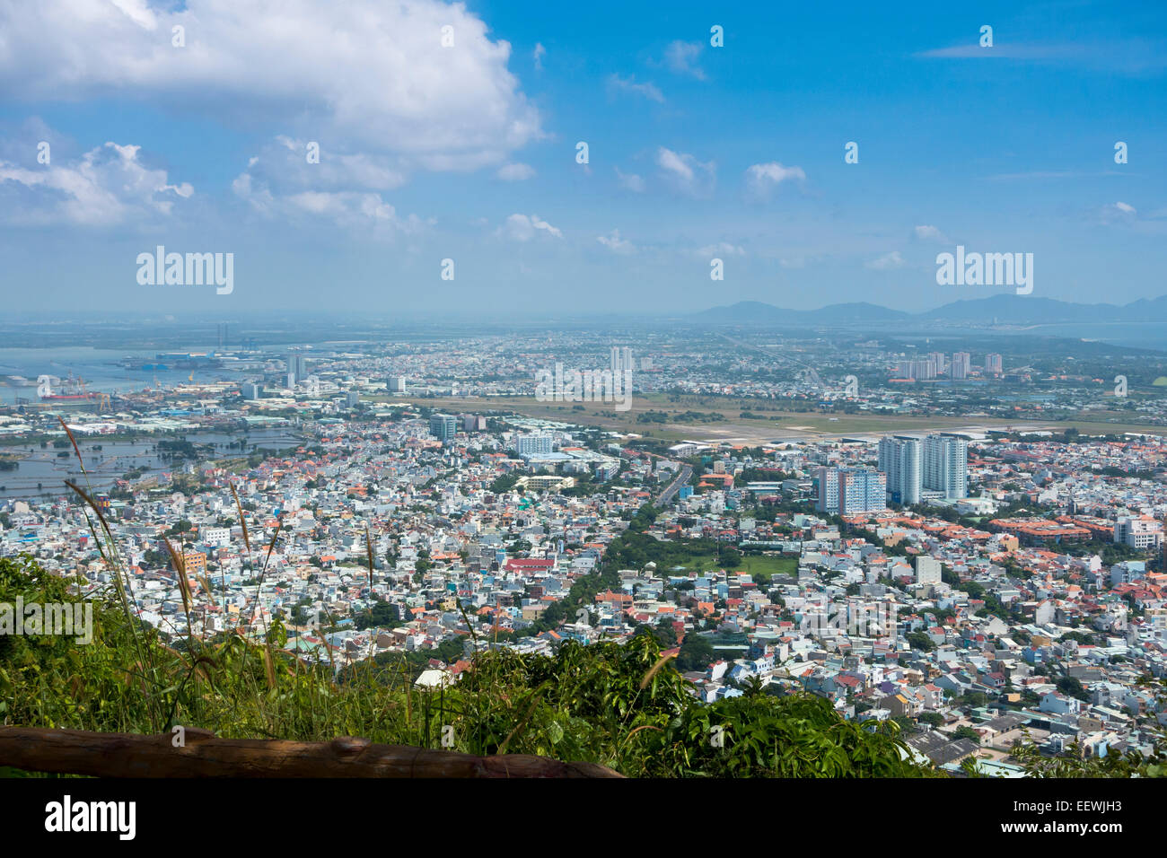 Affacciato sulla città, Vũng Tàu, Ba Ria-Vung Tau Provincia, Vietnam Foto Stock