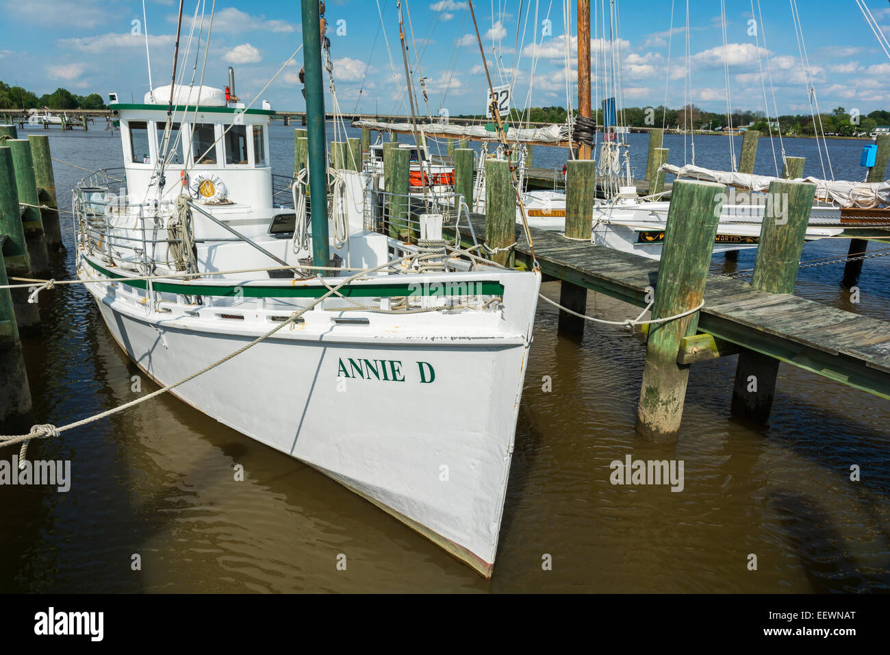 Maryland, Eastern Shore, Chestertown, oyster acquistare imbarcazione Annie D. costruito 1957, ora usato per la scuola programmi didattici Foto Stock