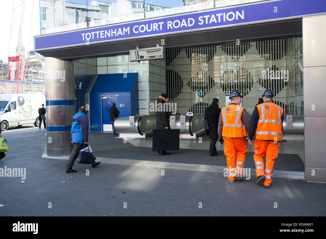 Entrata alla stazione di Tottenham Court Road Foto Stock