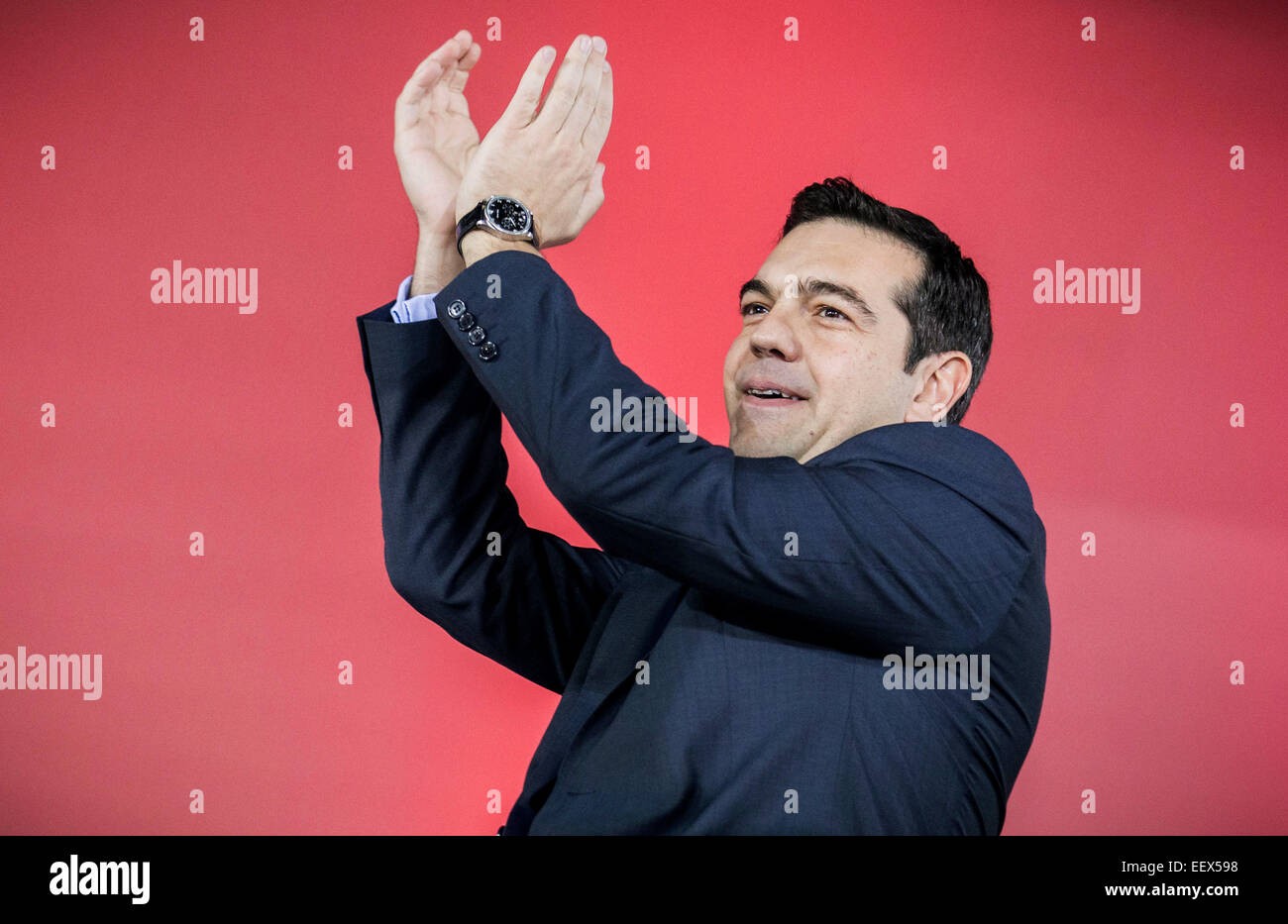 Atene, Grecia. Il 22 gennaio, 2015. Alexis Tsipras, leader della sinistra-ala principale partito di opposizione SYRIZA, parla ai tifosi nel corso degli ultimi rally preelection in Atene, 22 gennaio 2015. La Grecia di sinistra, anti-austerità partito Syriza ha ampliato il suo vantaggio su altre parti prima del 25 gennaio 2015 elezione, i sondaggi di opinione dimostrano. Michael Kappeler/dpa/Alamy Live News Foto Stock