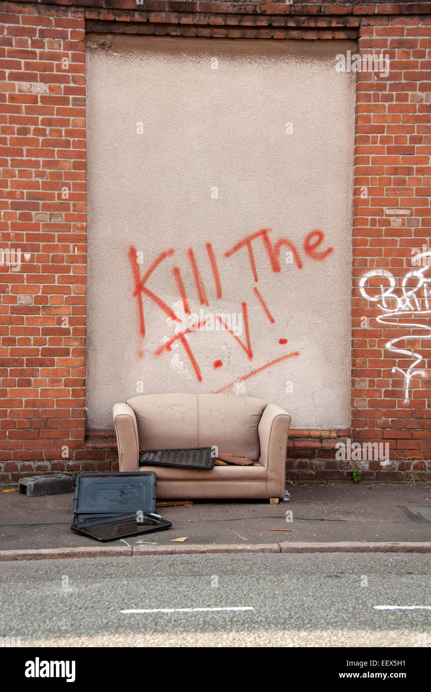 Uccidere la televisione divano divano lettino non vuota Foto Stock