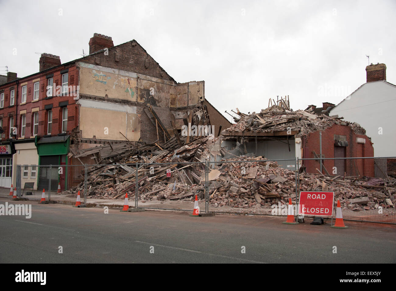 Il crollo dell'edificio struttura Shop Appartamenti Fire Rescue Foto Stock
