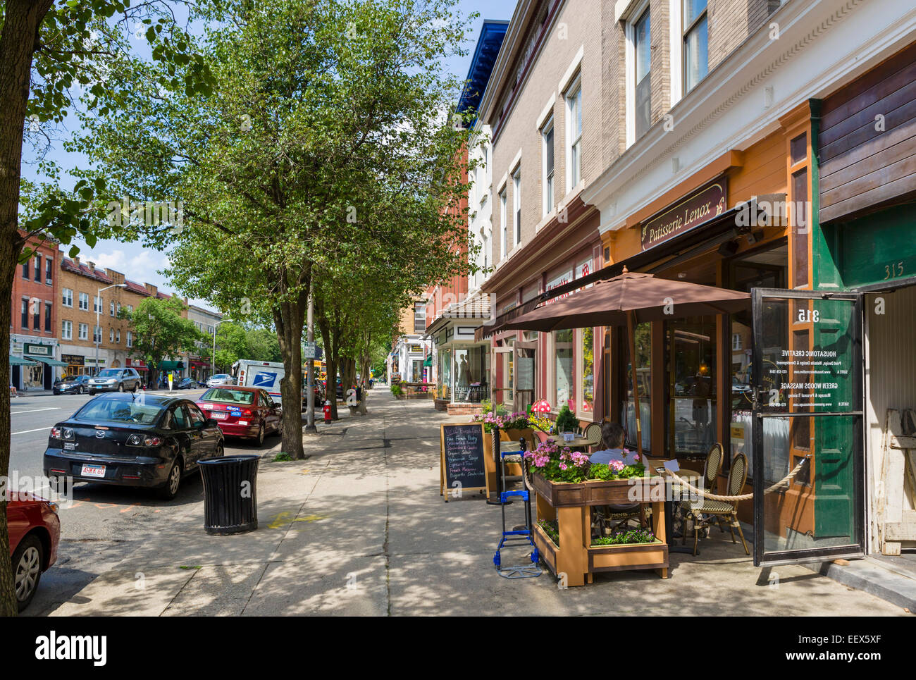 Strada principale di Great Barrington, Berkshire County, Massachusetts, STATI UNITI D'AMERICA Foto Stock