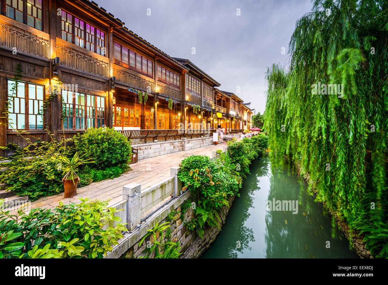 Fuzhou, la Cina a tre corsie sette vicoli tradizionale quartiere dello shopping. Foto Stock