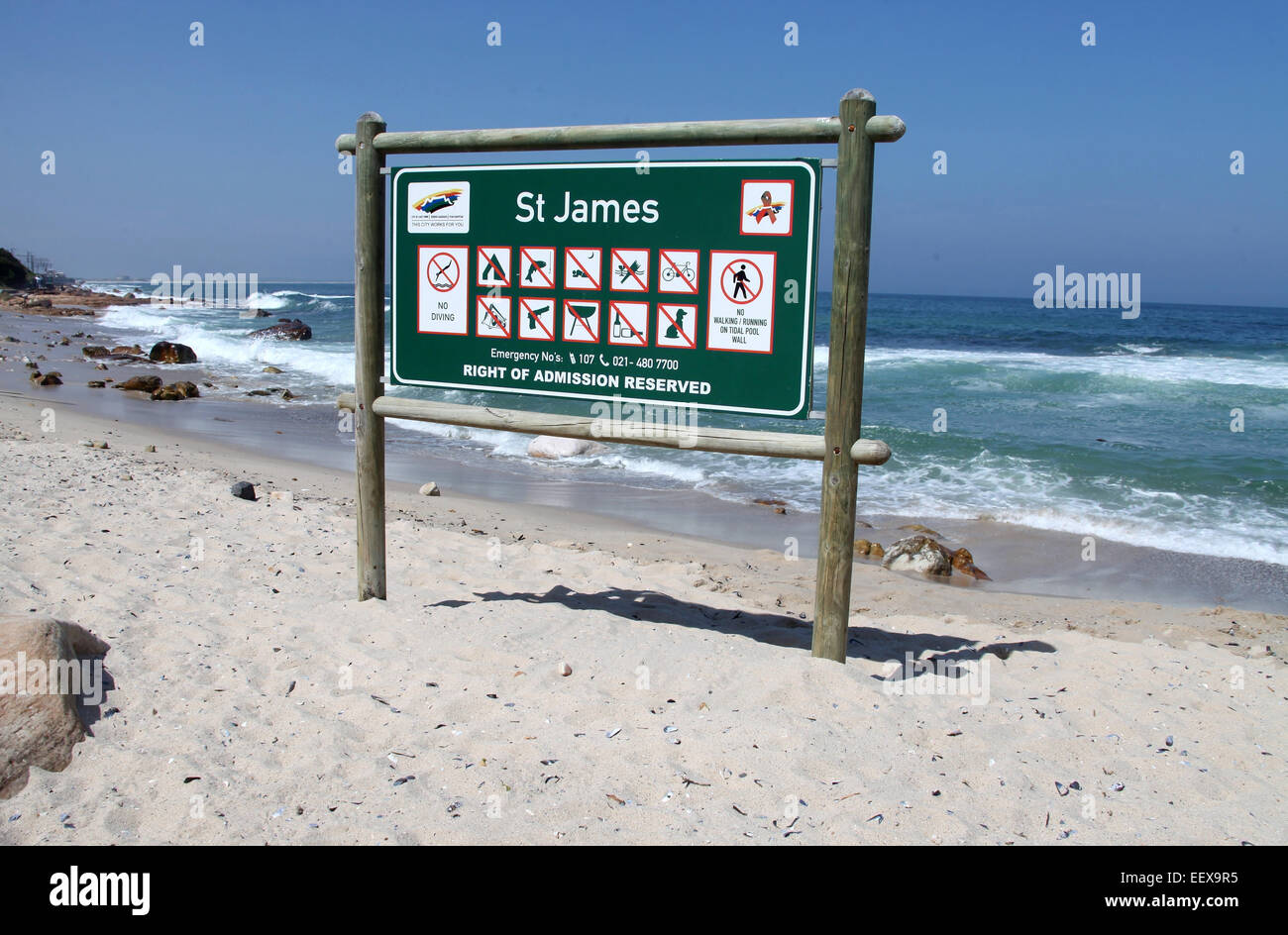 Segno sulla spiaggia di St James che è su False Bay costa del Sud Africa Foto Stock