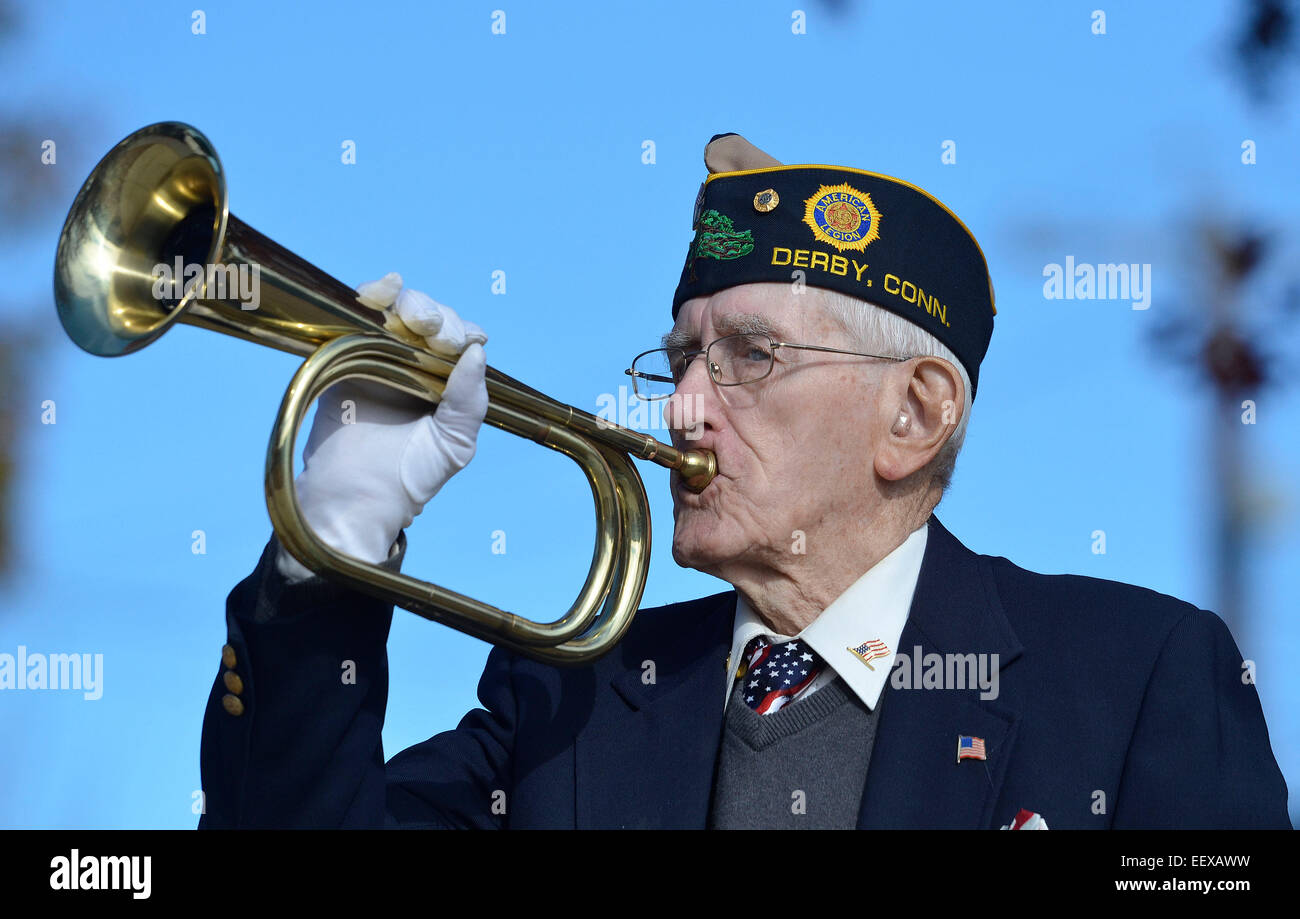 Veterani onorare chi sacrifica durante il veterano annuale della Giornata della cerimonia di osservanza del Derby verde. Foto Stock