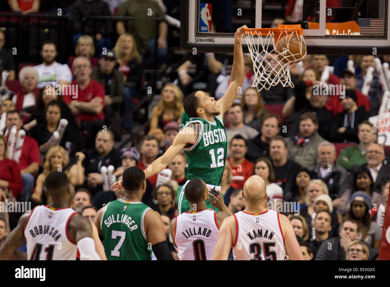 Portland, Oregon. Il 22 gennaio, 2015. TAYSHAUN PRINCE (12) schiacciate la palla. Il Portland Trail Blazers gioca il Boston Celtics presso il Centro Moda su Gennaio 3, 2015. Credito: David Blair/ZUMA filo/Alamy Live News Foto Stock