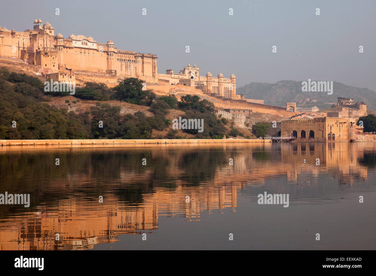 Forte Amber e il Lago Maota, Jaipur, Rajasthan, India Foto Stock