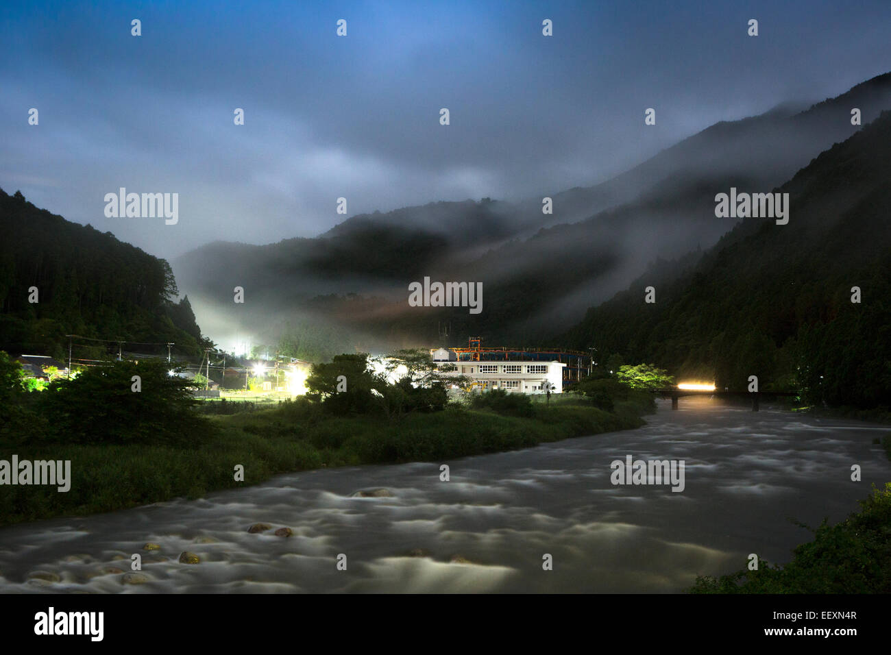 Giappone fiume di notte Foto Stock
