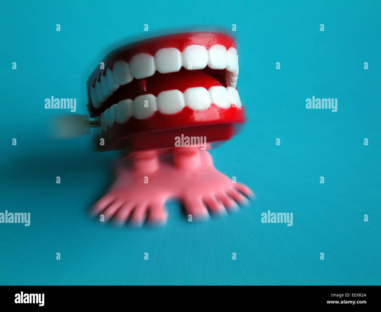 Giocattolo ridere di chattering denti orologeria novità denti finti (Digitally Enhanced) Foto Stock