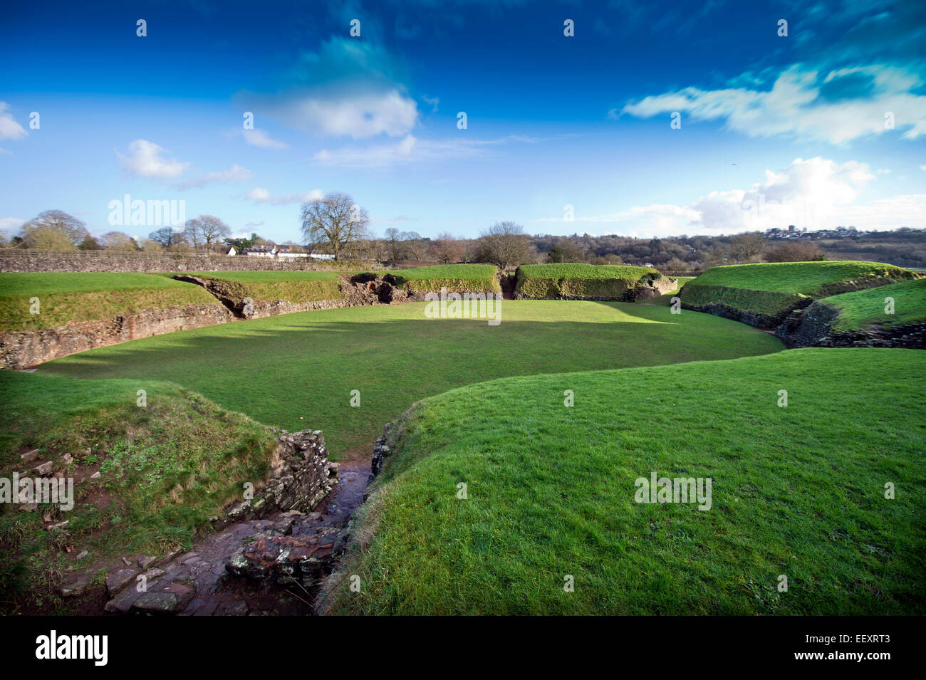 I resti dell'Anfiteatro romano di Caerleon vicino a Newport, S.Wales UK Foto Stock
