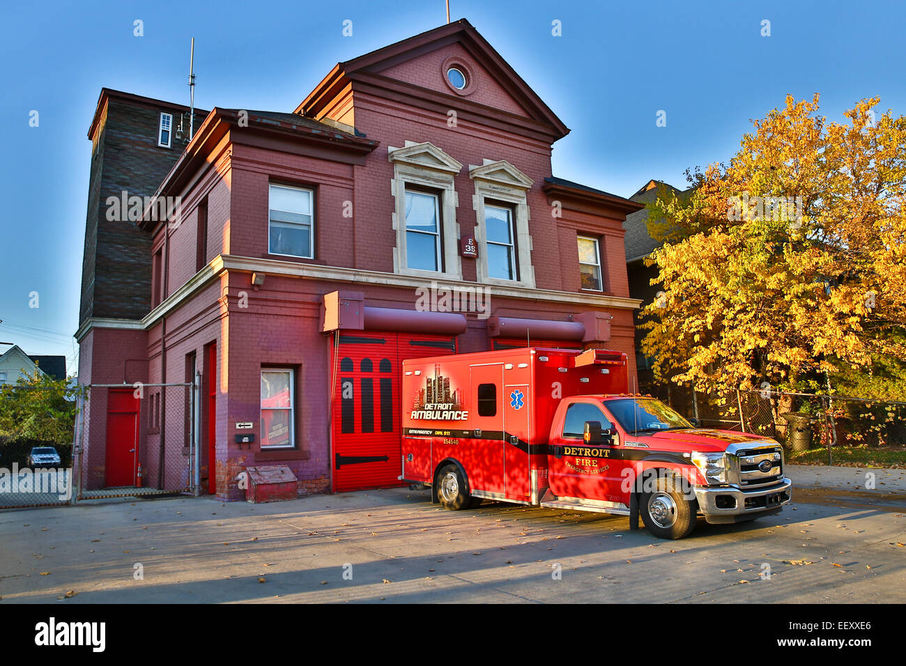 Ambulanza di Detroit il reparto antincendio, Michigan, Stati Uniti d'America, 25 ottobre 2014. Foto Stock