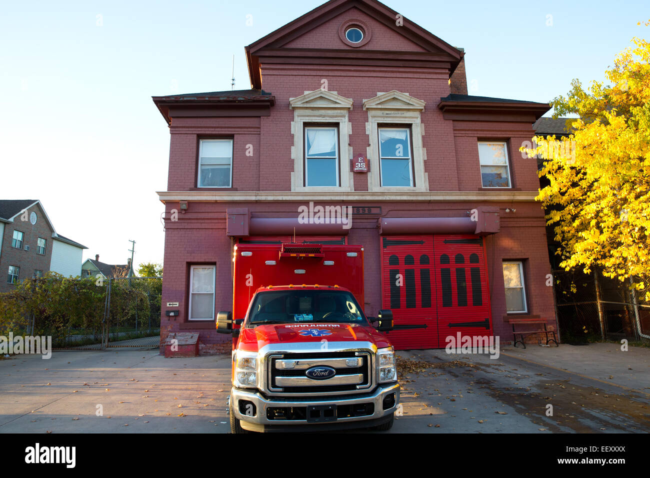 Ambulanza di Detroit il reparto antincendio, Michigan, Stati Uniti d'America, 25 ottobre 2014. Foto Stock