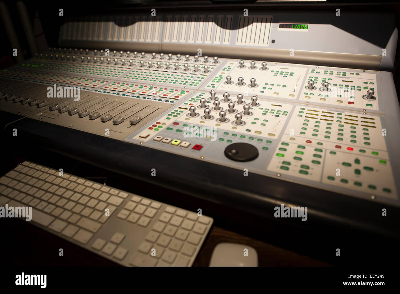 Studio di registrazione banco di miscelazione Foto Stock