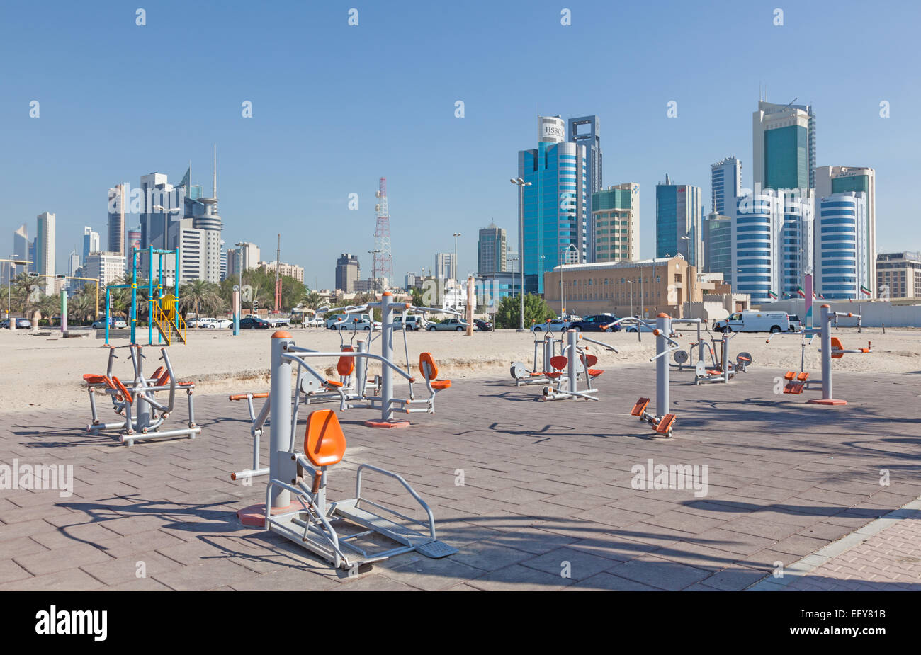 I dispositivi di fitness presso la corniche in Kuwait City Foto Stock