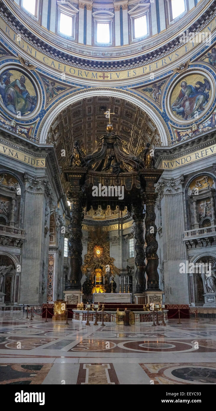 Interno della Basilica di San Pietro, Roma Italia Foto Stock