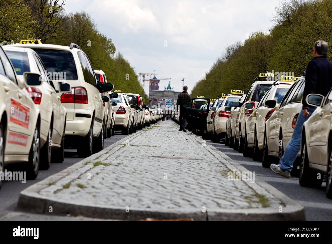 Taxi dimostrazione contro i tassi di BER Foto Stock