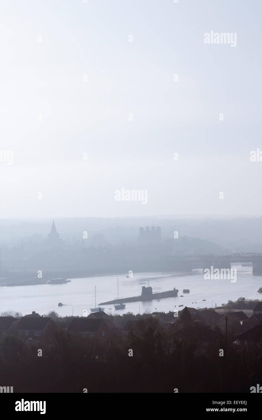 Strood, Kent, Inghilterra. Ex Unione Sovietica sottomarino della marina militare 'U-475 'Black Widow" ormeggiato sul fiume Medway. Foto Stock