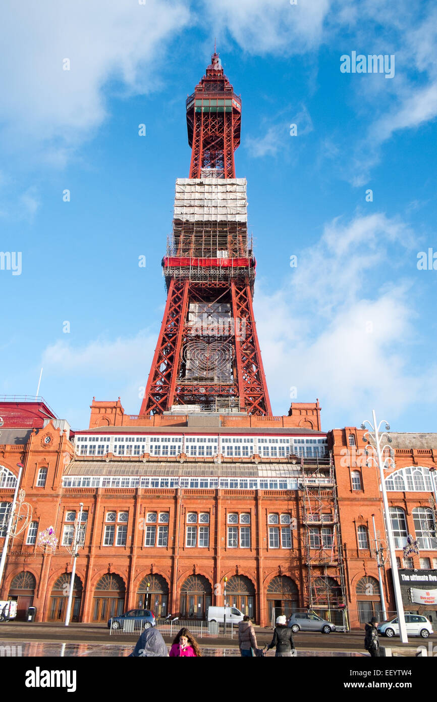 La Blackpool Tower edificio degli occhi su un giorno inverni, Lancashire, Inghilterra Foto Stock