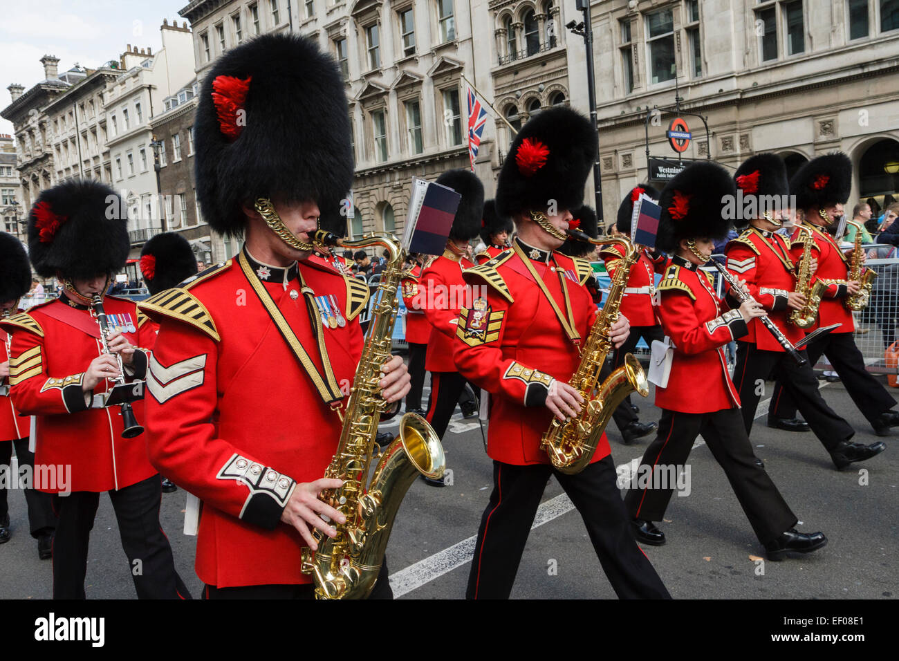 Militari di marching band, London REGNO UNITO Foto Stock