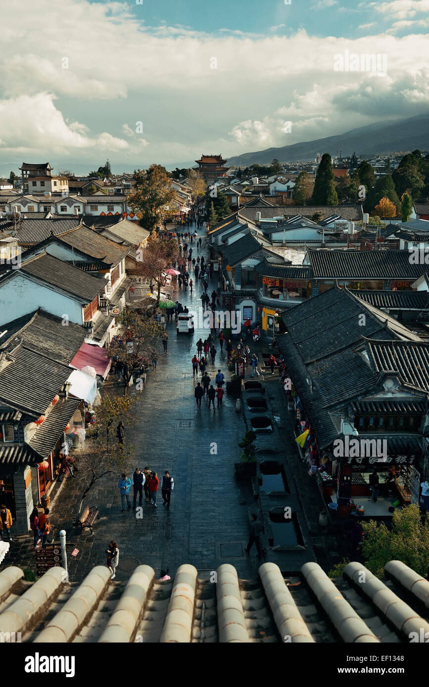 DALI, Cina - 5 Dic: Street view su dicembre 5, 2014 a Dali, Cina. Dali è il capitale antico di Nanzhao in 8-9Th secoli e Regno di Dali e le principali attrazioni di viaggio in Cina. Foto Stock