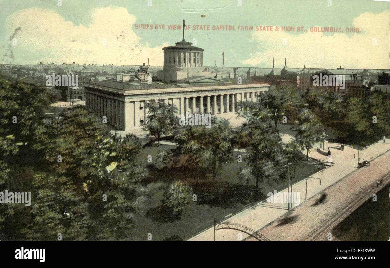 Vista dall'alto del Campidoglio di Columbus, Ohio, vista da State Street e High Street. La fotografia evidenzia il design architettonico dell'edificio e la sua importanza nel quartiere governativo della città. Foto Stock