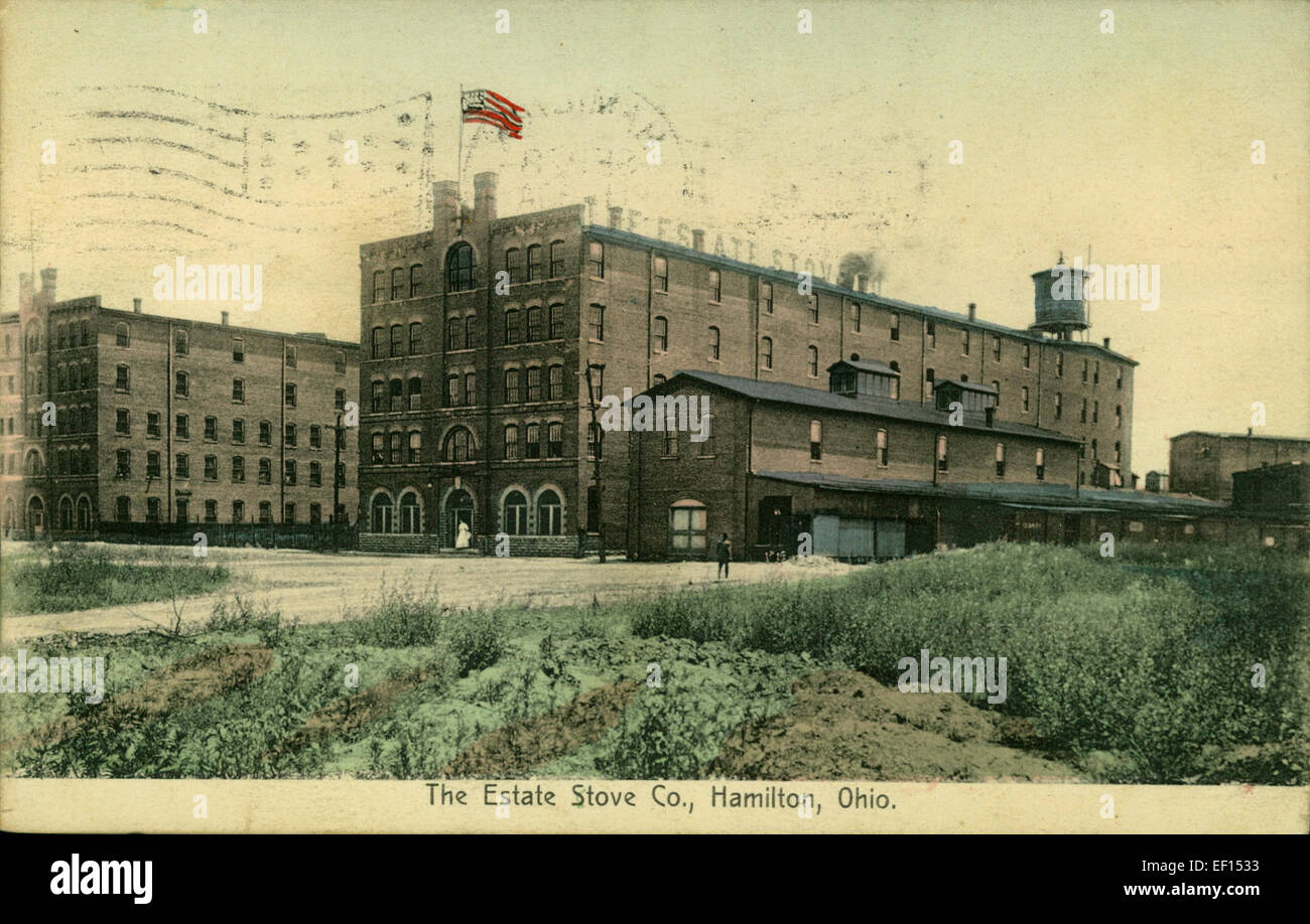 Estate Stove Company era un produttore noto per la produzione di stufe di alta qualità utilizzate in case e aziende. L'azienda faceva parte del movimento industriale che vide lo sviluppo di elettrodomestici essenziali durante la fine del XIX secolo e l'inizio del XX secolo. Le loro stufe erano una componente vitale nel mercato del riscaldamento domestico, riflettendo l'evoluzione delle esigenze della vita residenziale. Foto Stock