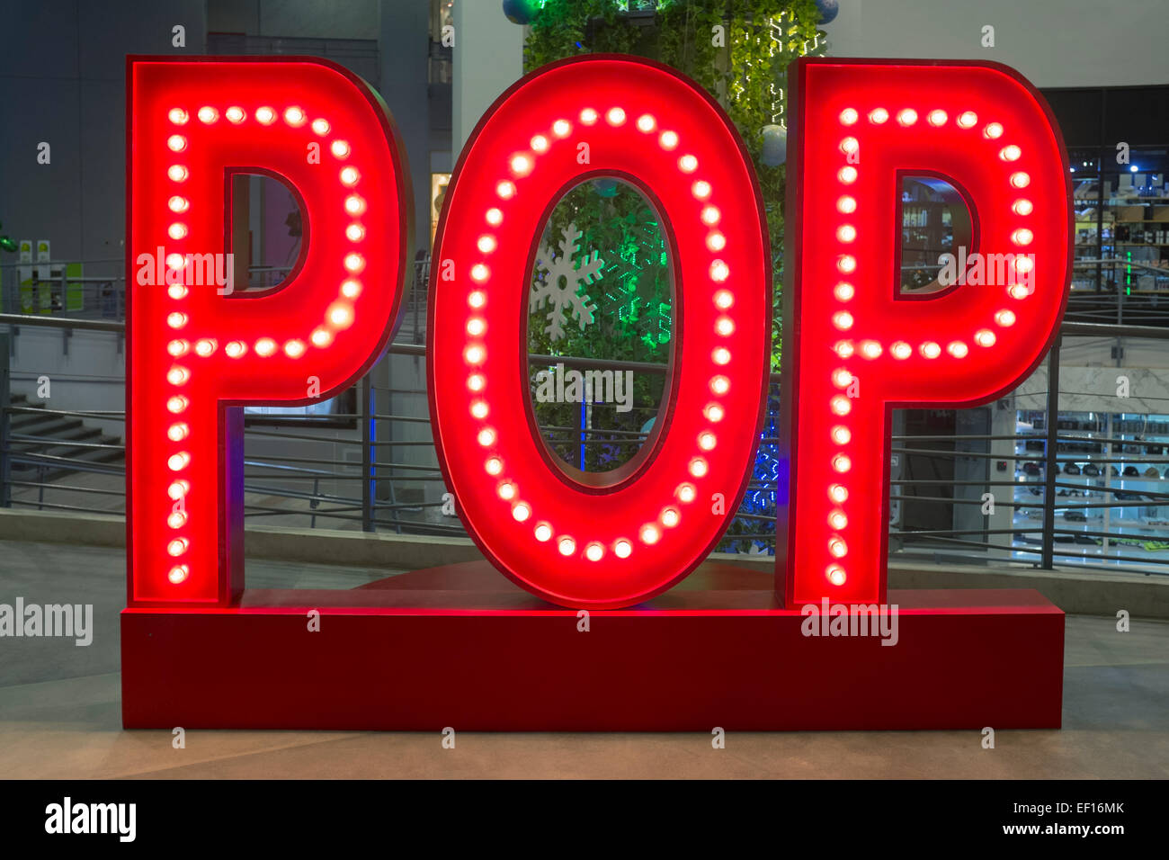 Pop segno nel Siam uno Shopping Mall Siam Square Bangkok in Thailandia Foto Stock