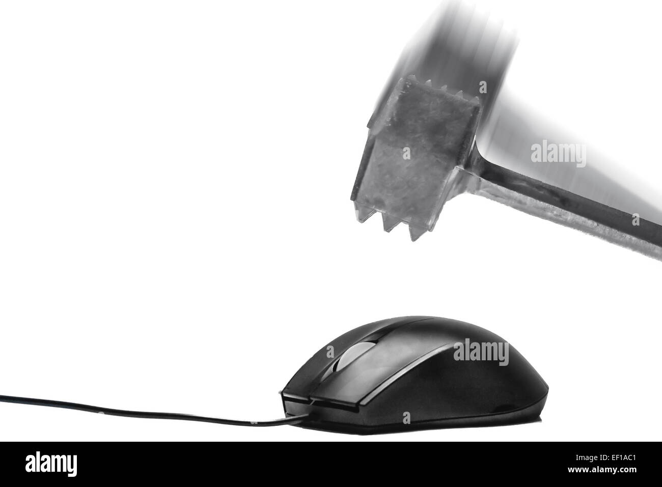 Il mouse del computer in bianco e nero e un martello di isolare la tecnica  digitale Foto stock - Alamy