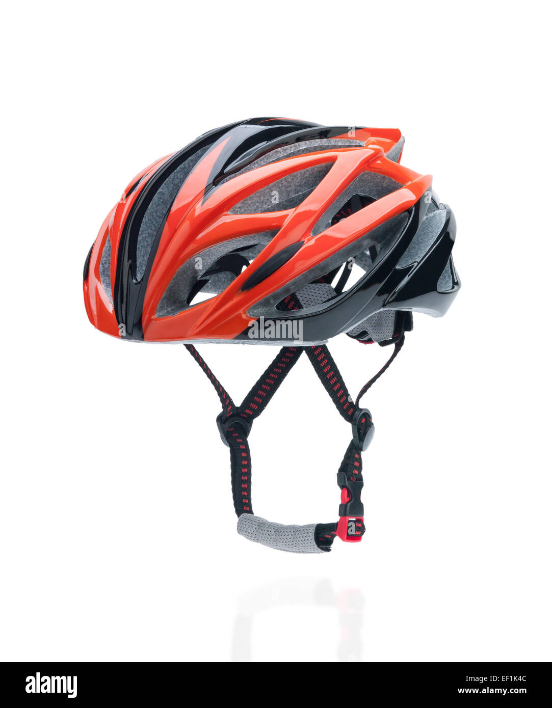 Noleggio mountain bike casco di sicurezza isolato su bianco Foto Stock