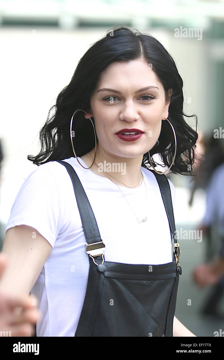 Jessie J aka Jessica Cornish lascia la Radio 1 studios dopo aver eseguito sul Live Lounge propone: Jessie J,Jessica Cornish dove: Londra, Regno Unito quando: 23 Lug 2014 Foto Stock