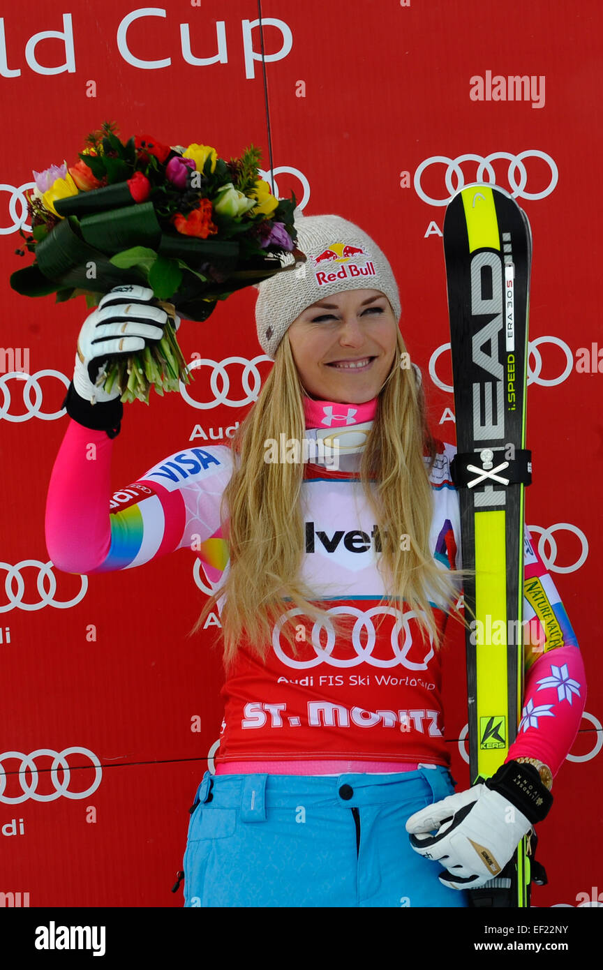 San Moritz, Svizzera. Il 25 gennaio 2015. Lindsey Vonn di gli Stati Uniti di celebrare il primo posto alla Audi FIS Coppa del Mondo di sci femminile super g di San Moritz Foto Stock