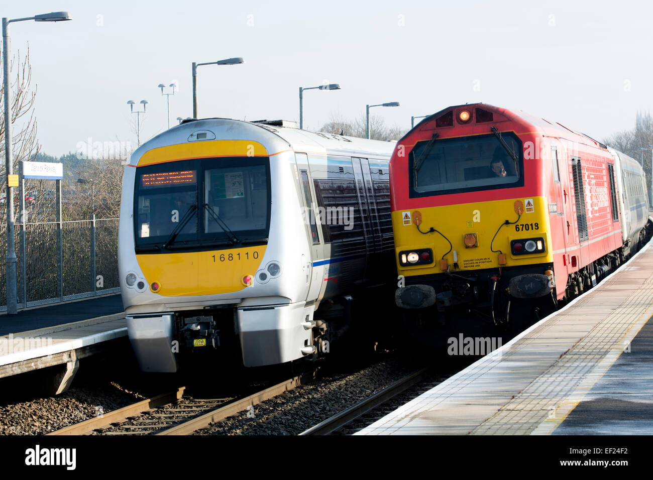 Chiltern Railways treni in Warwick Parkway station, Warwickshire, Regno Unito Foto Stock