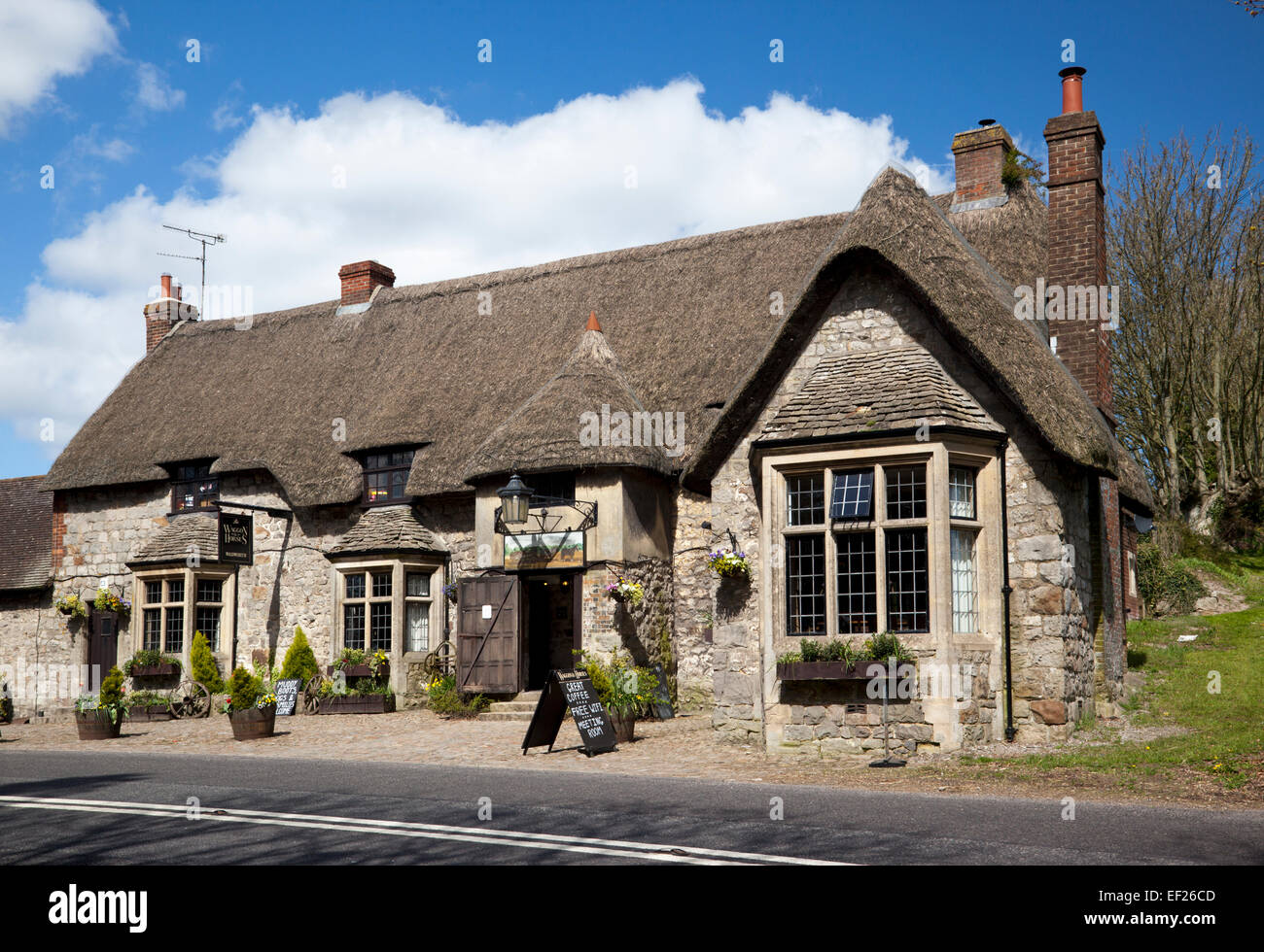 The Wagon and Horses Thatched Country pub-ristorante, Beckhampton, Marlborough, Wiltshire, Inghilterra, Regno Unito Foto Stock