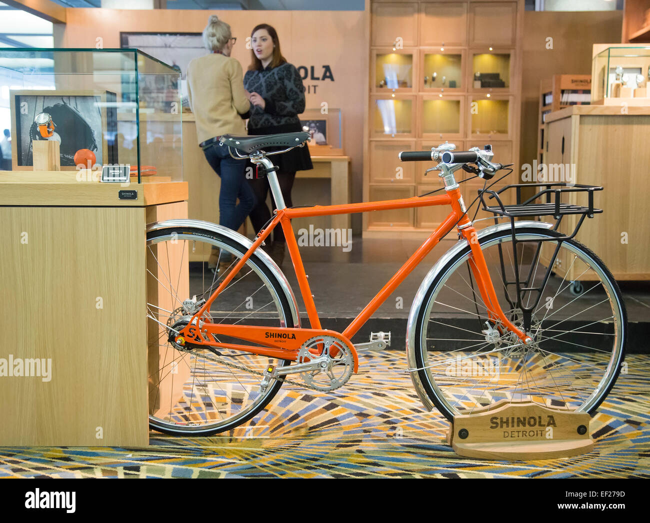 Detroit, Michigan - Un Shinola Pop-Up store a Detroit convention center durante il North American International Auto Show. Foto Stock