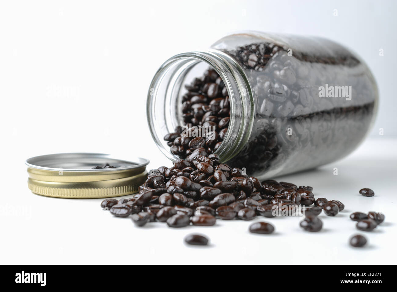 I chicchi di caffè in un vaso Foto Stock