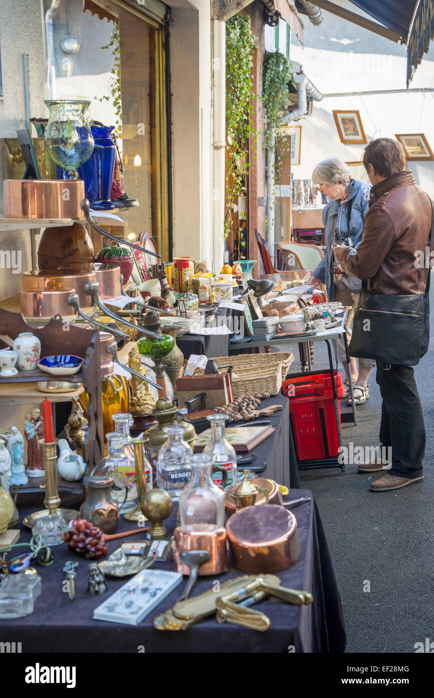 Il Marché aux Puces de Saint-Ouen, il famoso Mercato delle Pulci, Parigi Francia Foto Stock