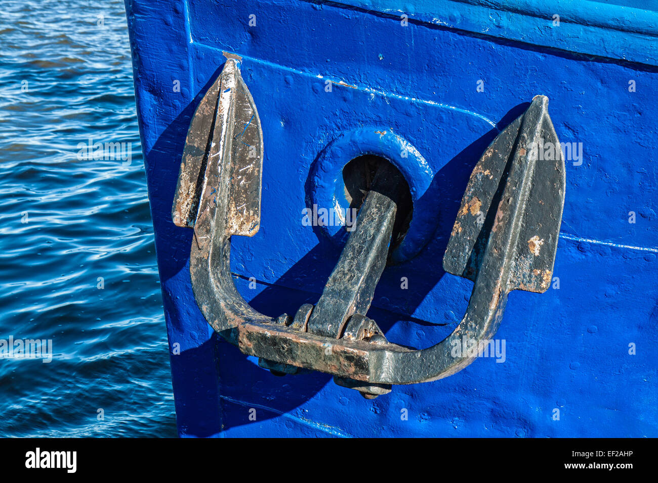 Dispositivo di ancoraggio di una nave. Foto Stock