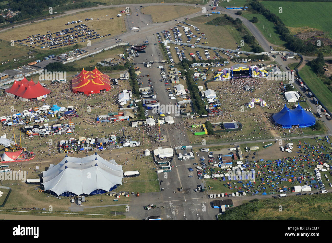 Vista aerea dell'annuale Global Gathering Festival tenutosi a lunga Marston Airfield nel Warwickshire Foto Stock