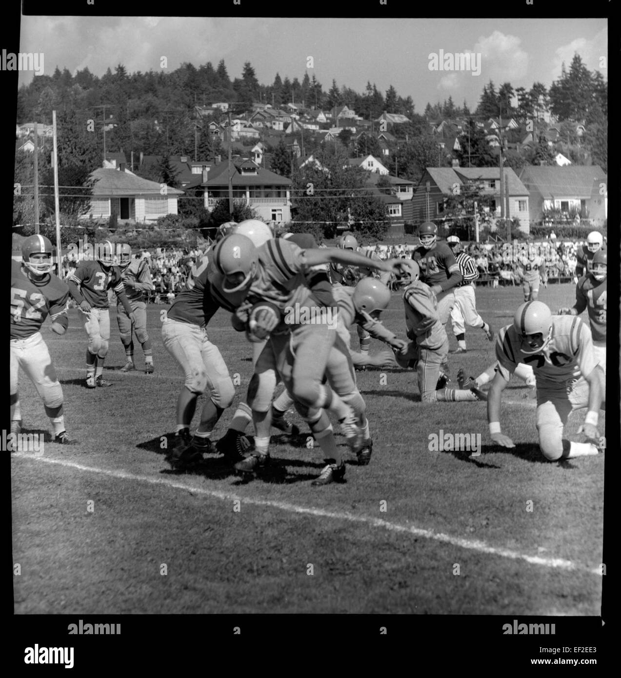 Il West Vancouver Football Jamboree è un popolare evento locale che mette in mostra le squadre di football locali e le loro esibizioni atletiche. Riunisce squadre e spettatori per creare un'atmosfera competitiva e celebrativa. Foto Stock